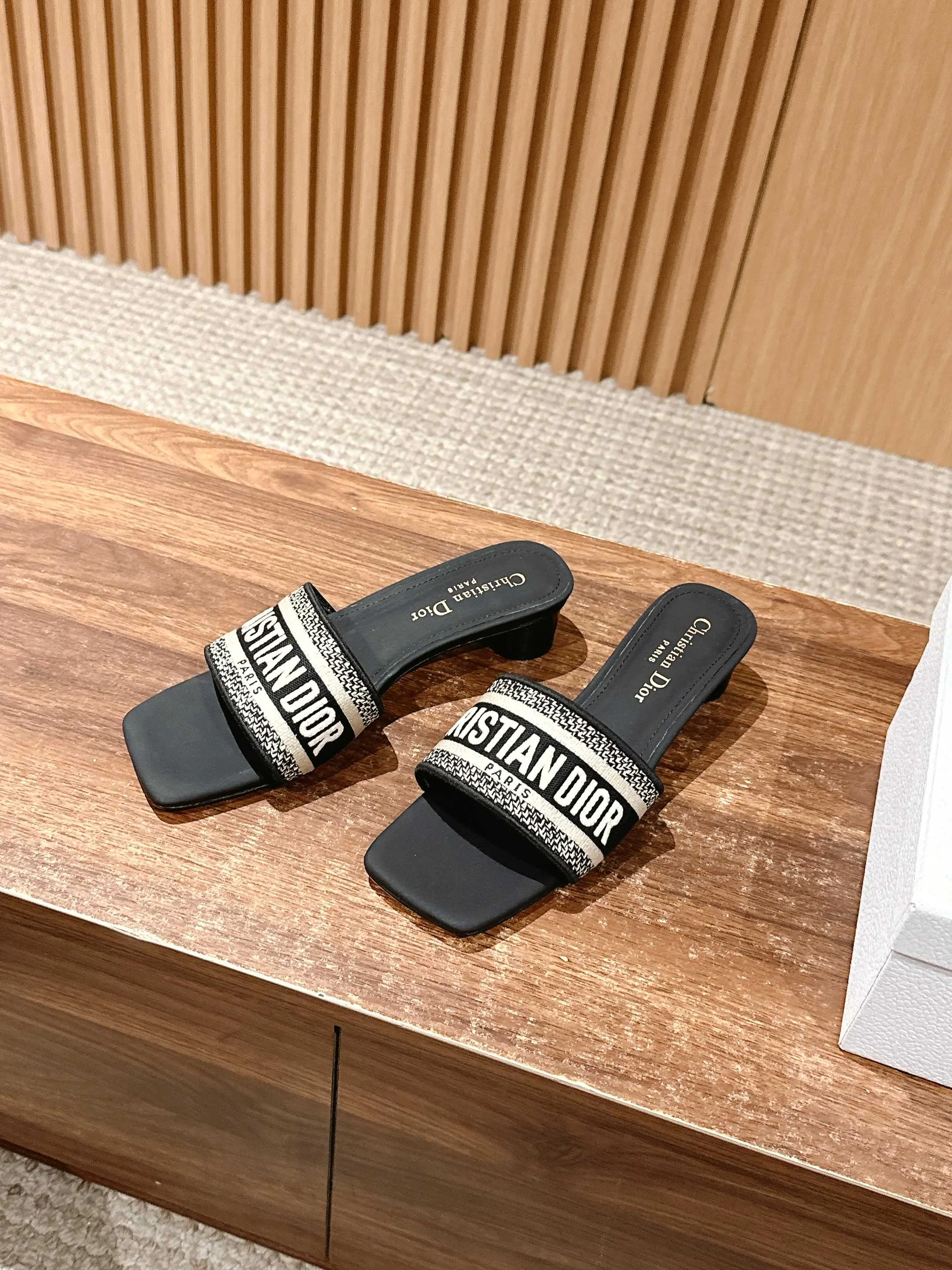 Босоножки Женские Christian Dior 11600018
