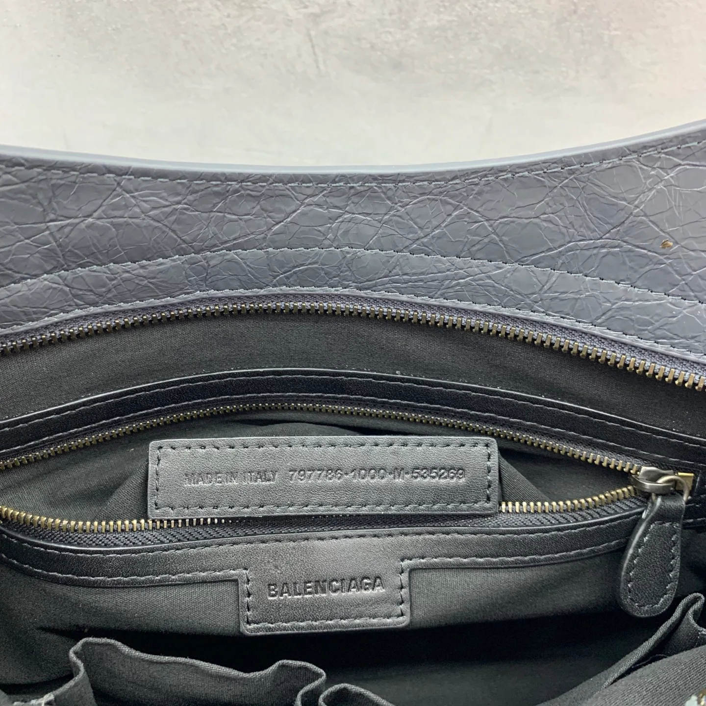 Классические Сумки Женские Balenciaga 18136150