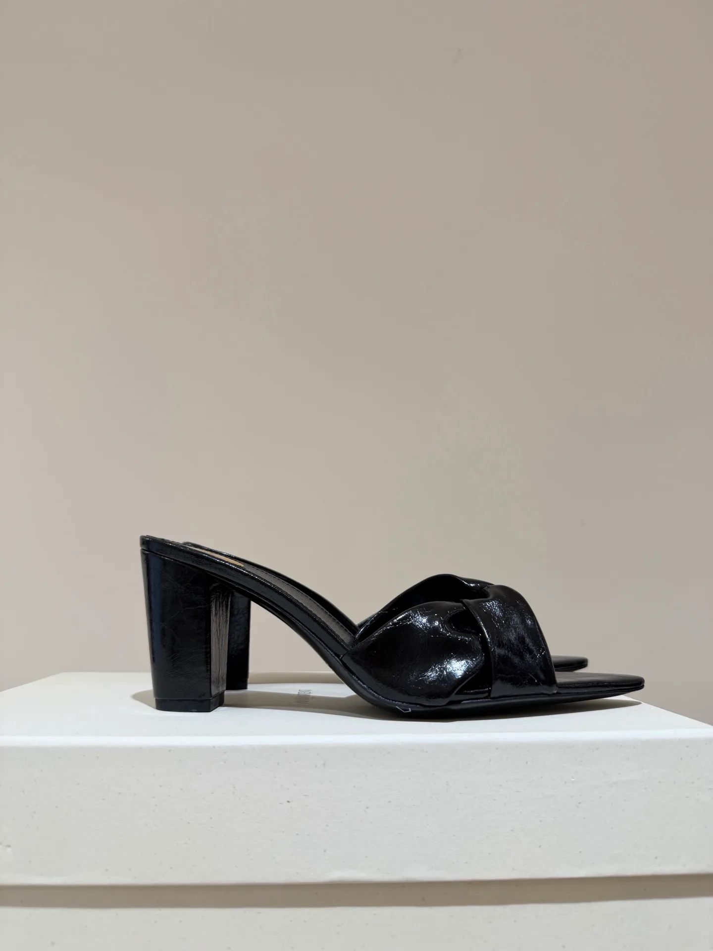 Босоножки Женские Saint Laurent 11550619