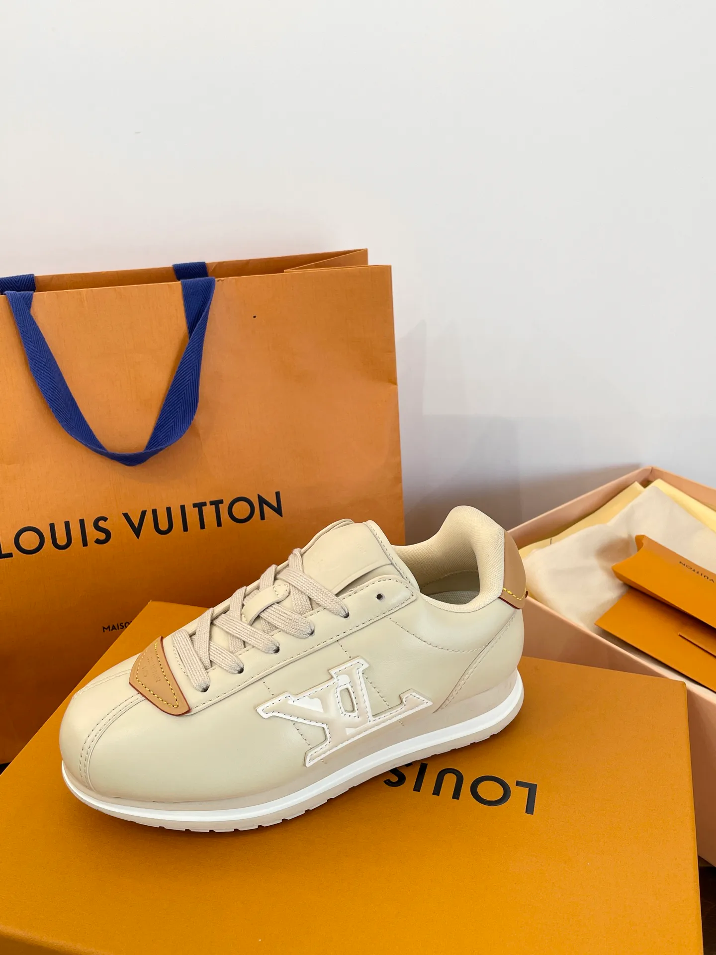Кроссовки Женские Louis Vuitton 1285143