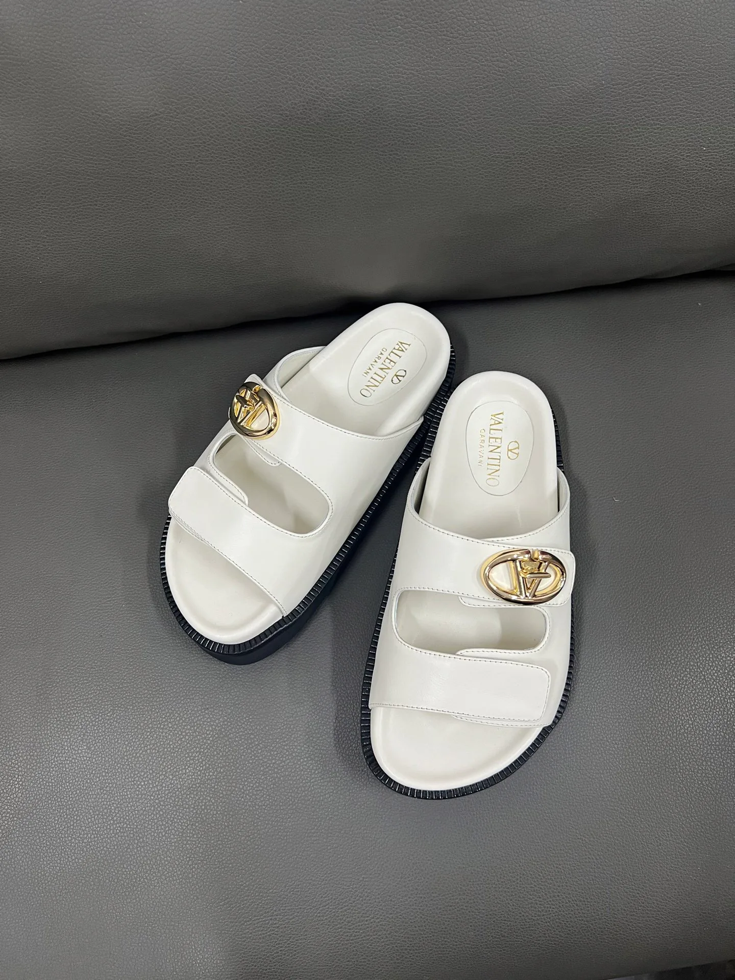 Шлепанцы Женские Valentino 29012