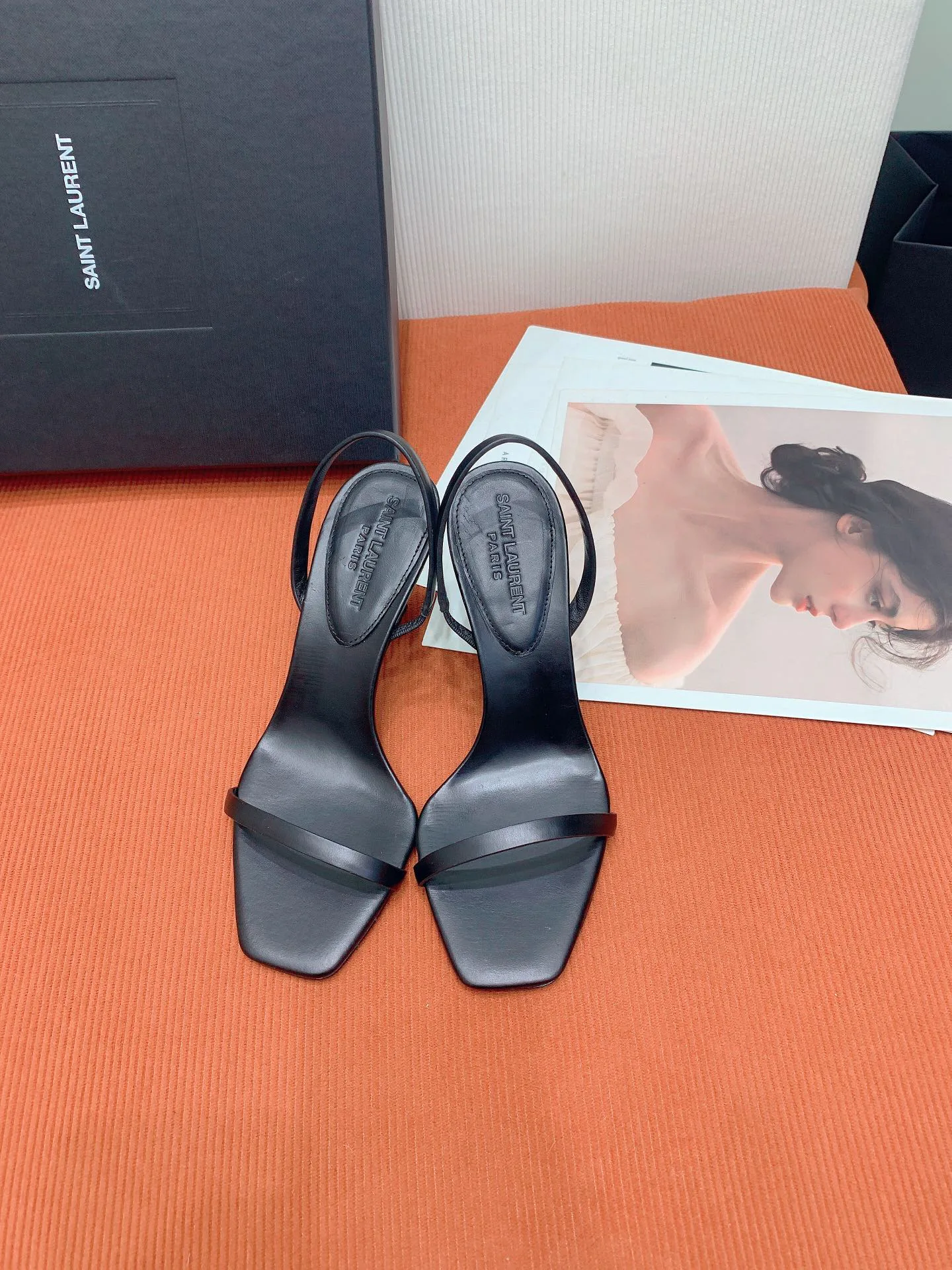 Босоножки Женские Saint Laurent 4348426