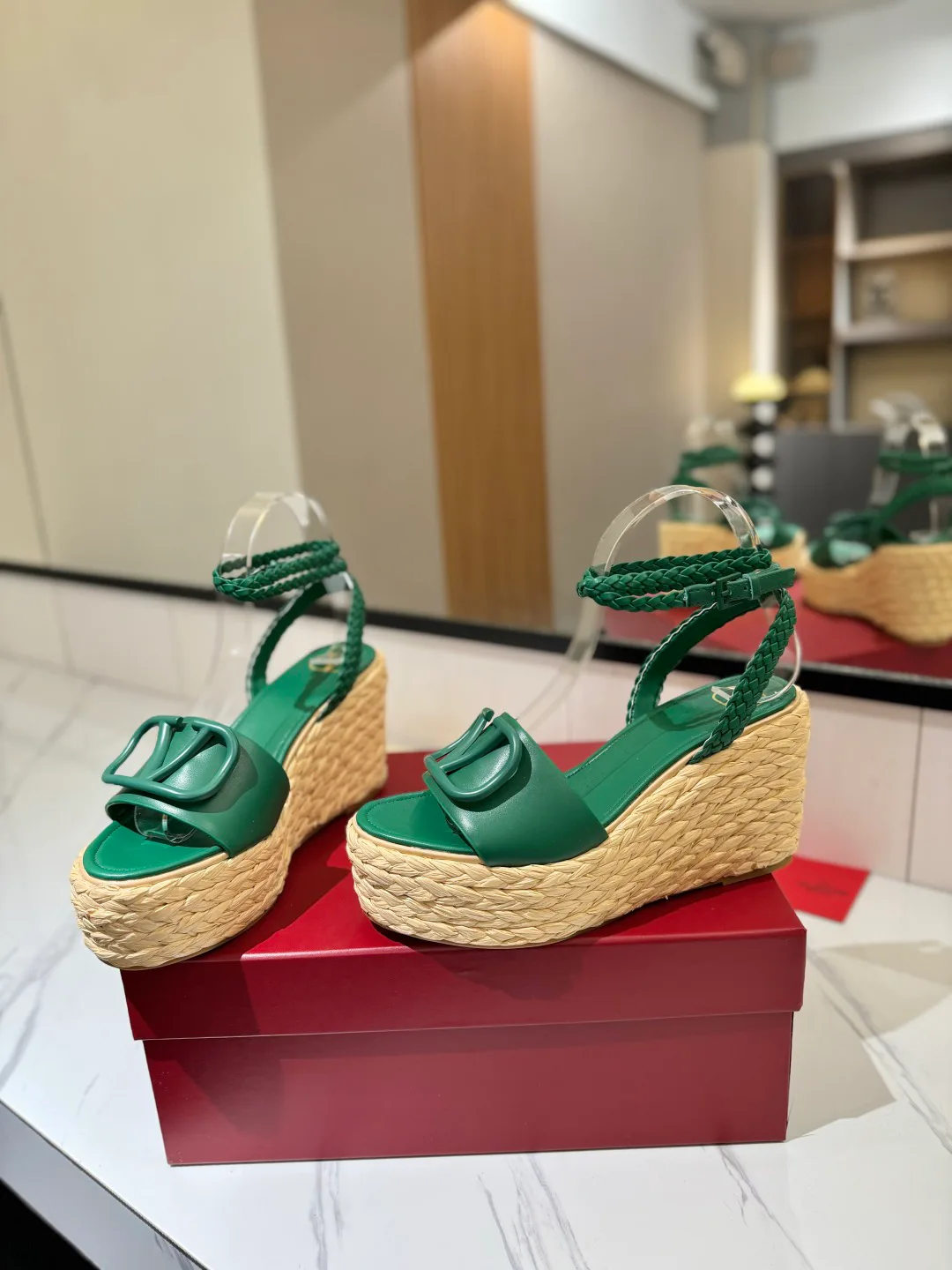 Босоножки Женские Valentino 17946612