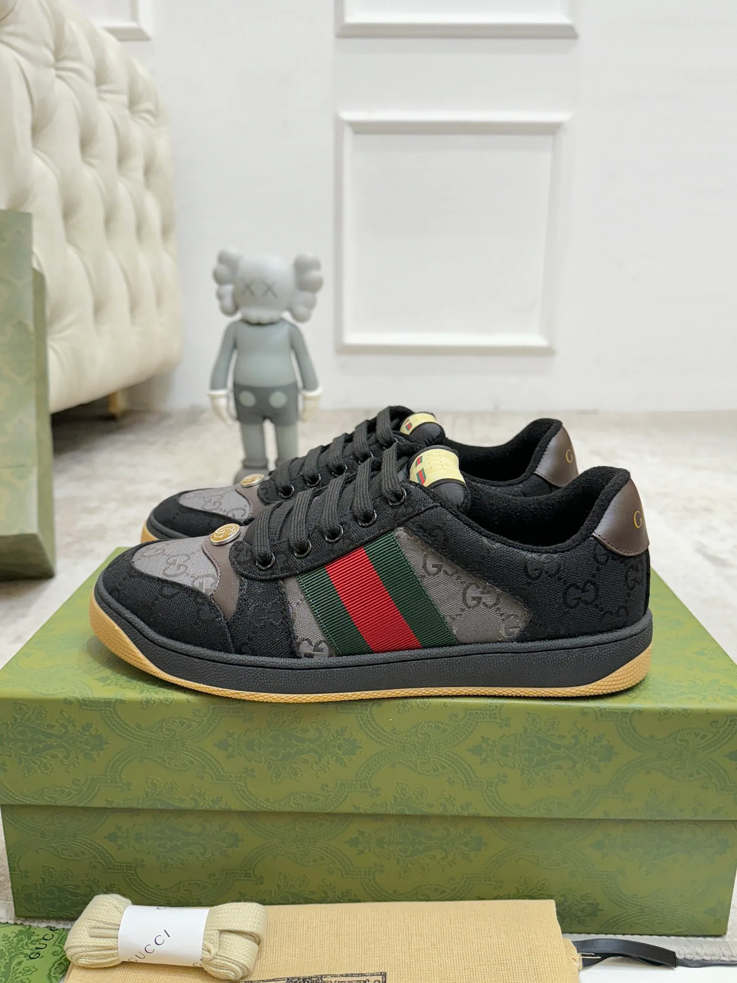 Кроссовки Женские Gucci 944957