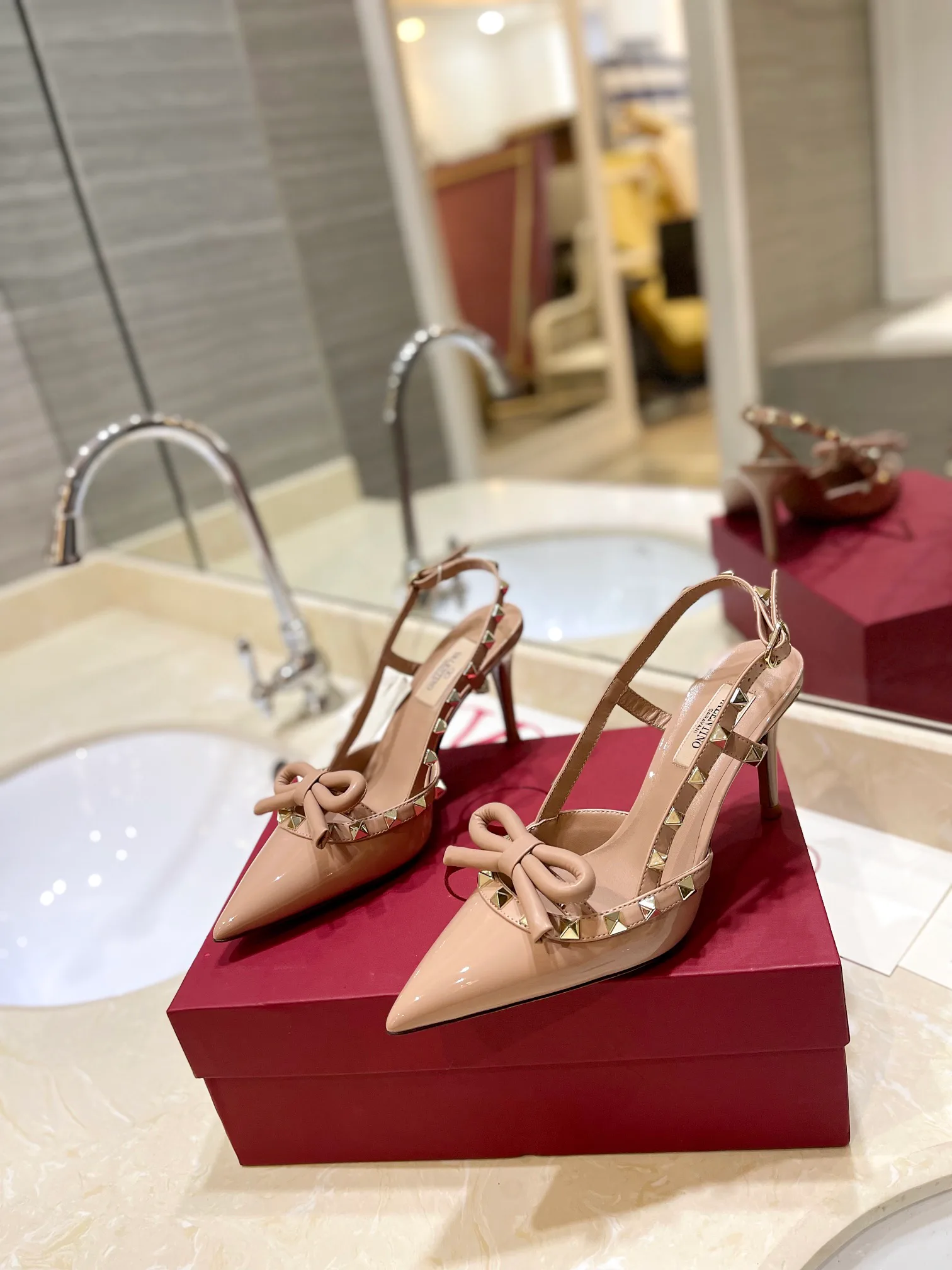 Босоножки Женские Valentino 11683023