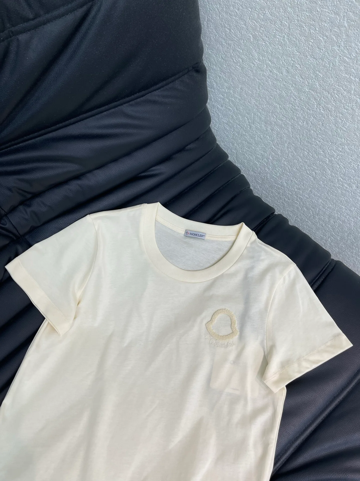 Футболки Женские Moncler 13416843