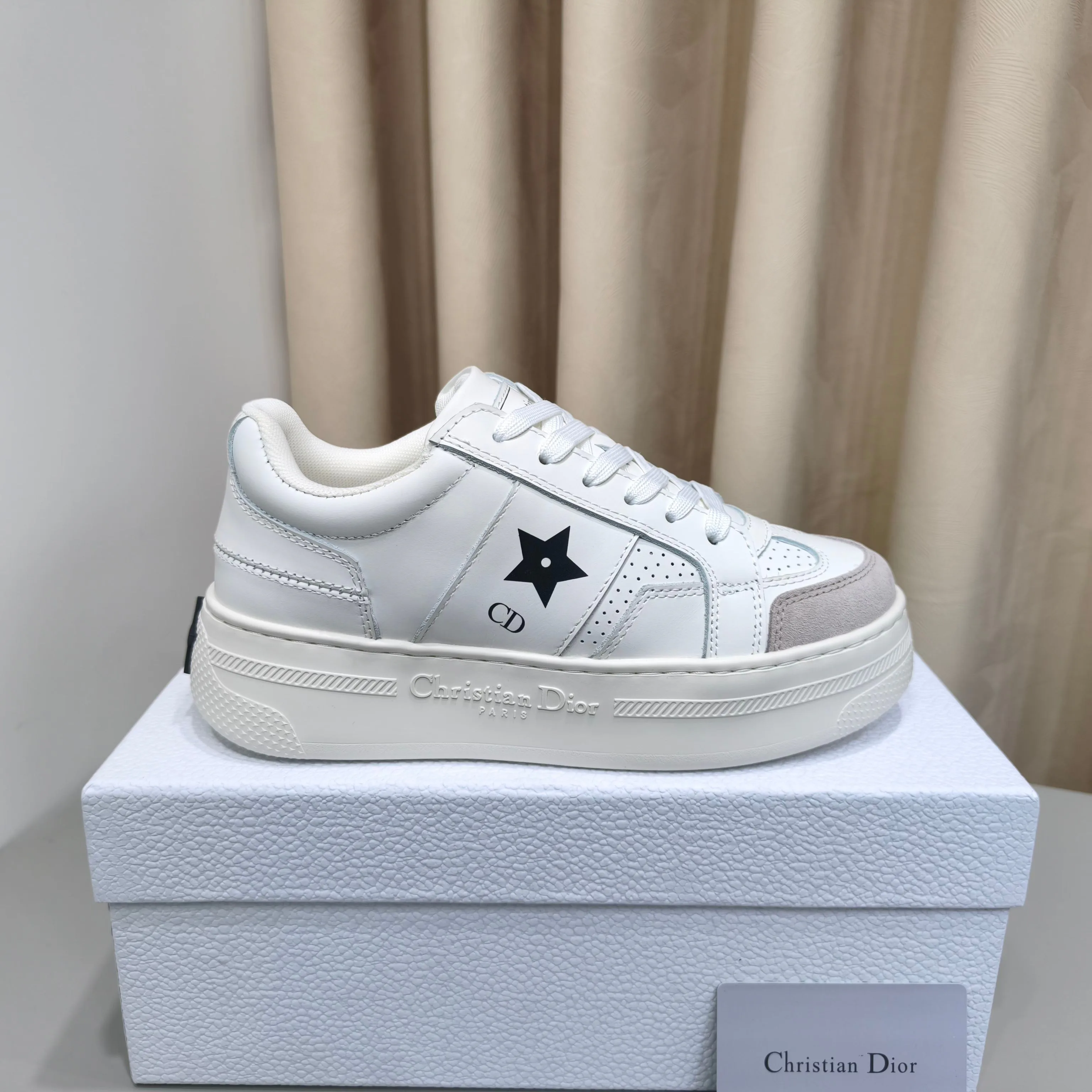 Кроссовки Женские Christian Dior 17988725