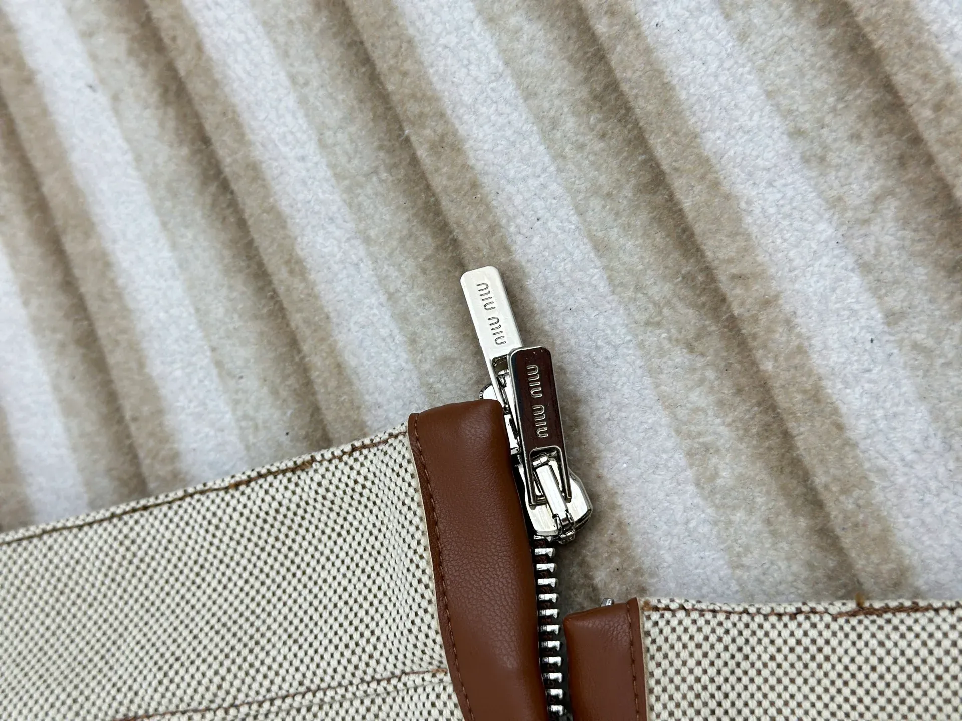 Куртки И Пуховики Женские Miu Miu 8384