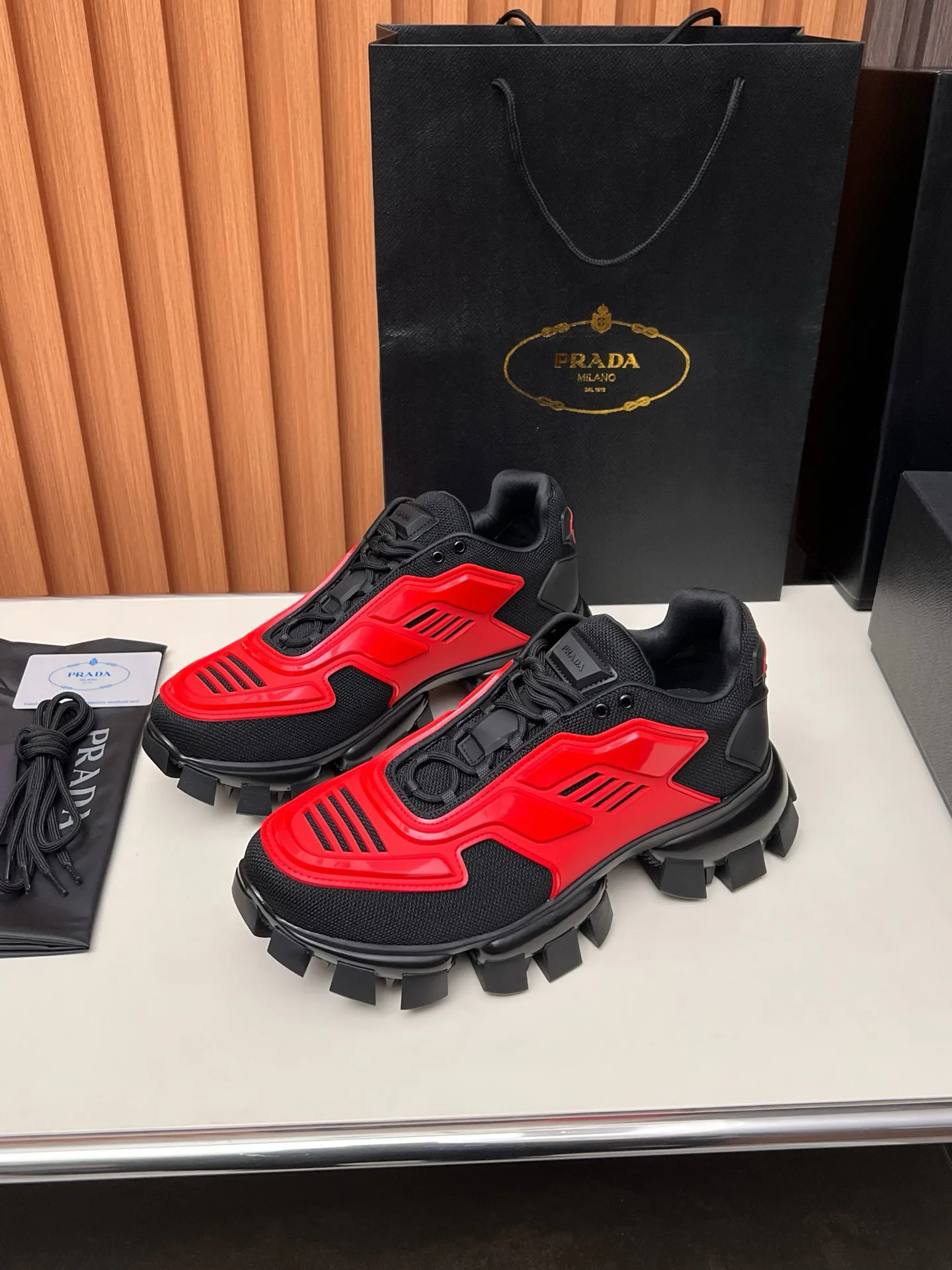Кроссовки Женские Prada 17955146