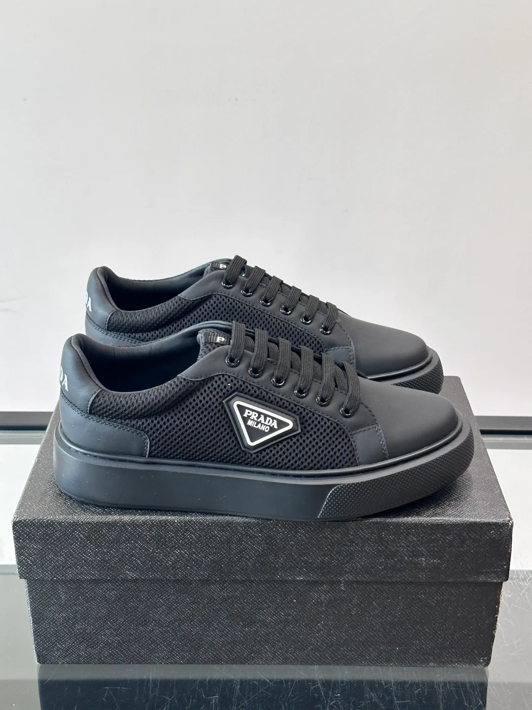 Кроссовки Женские Prada 17497961