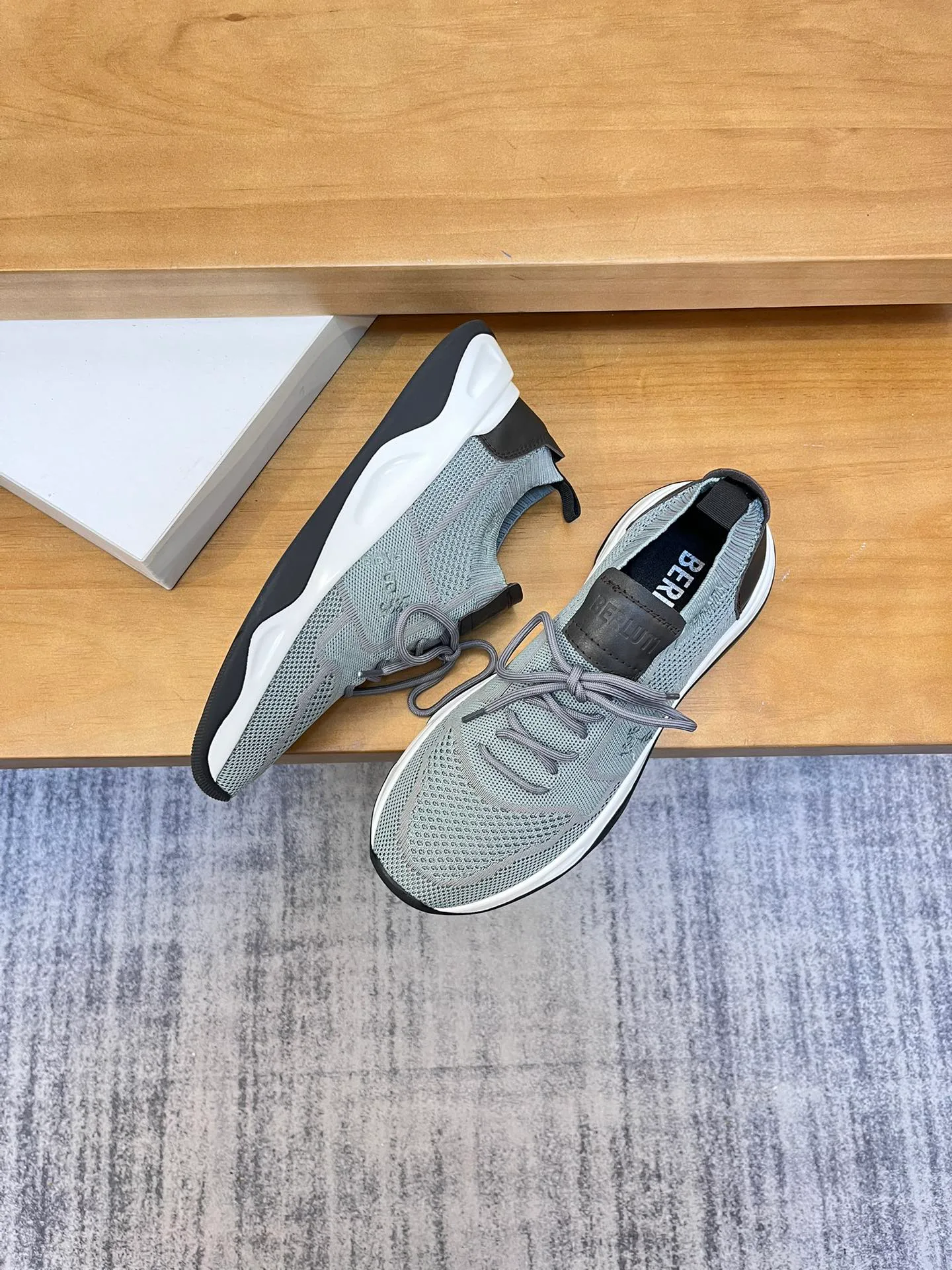 Кроссовки Женские Berluti 462866