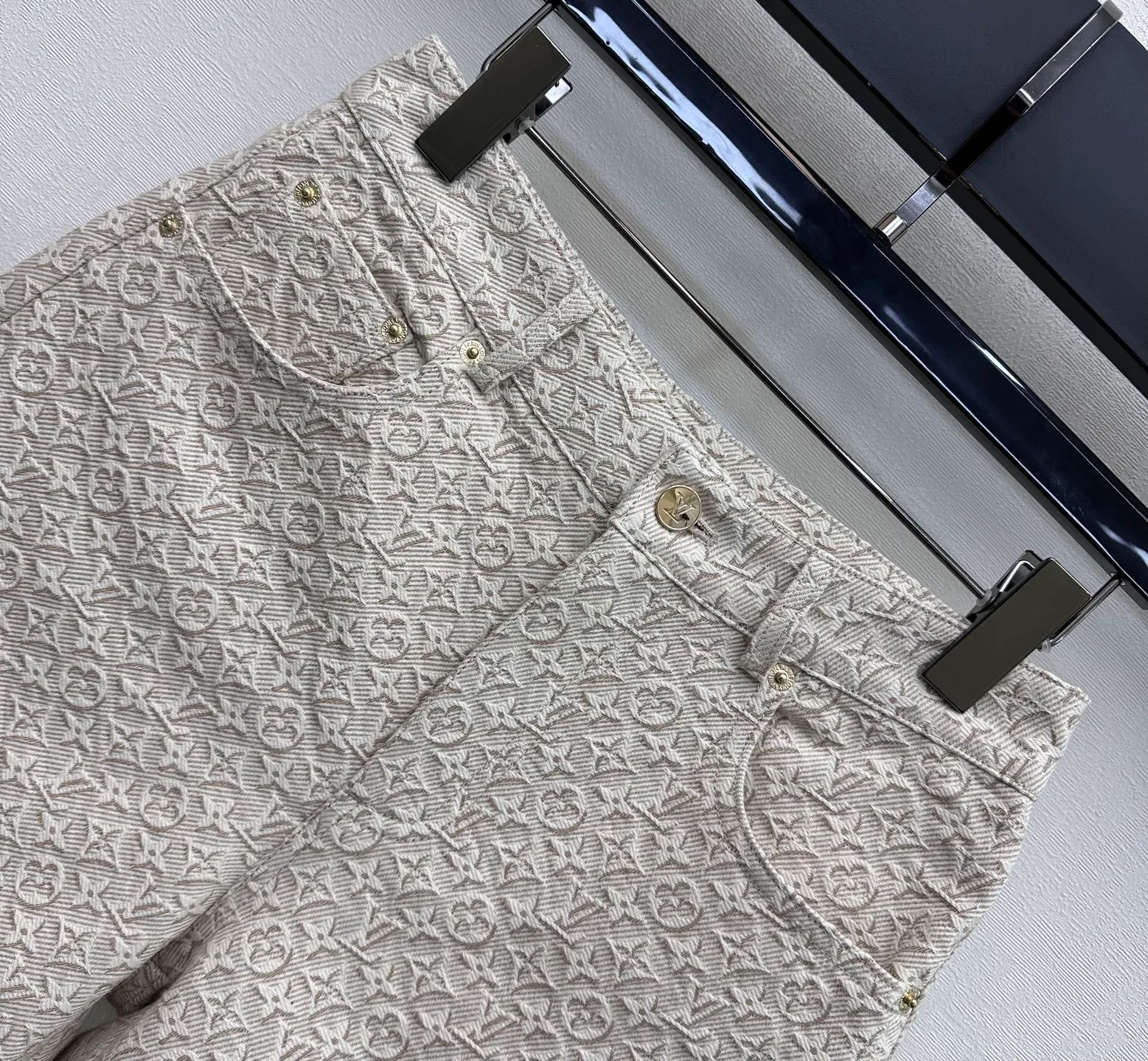 Шорты Женские Louis Vuitton 11910691