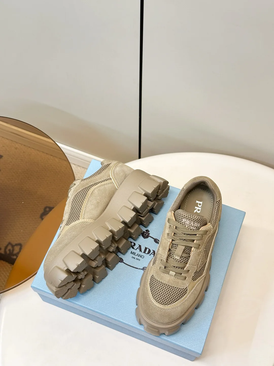 Кроссовки Женские Prada 18133085