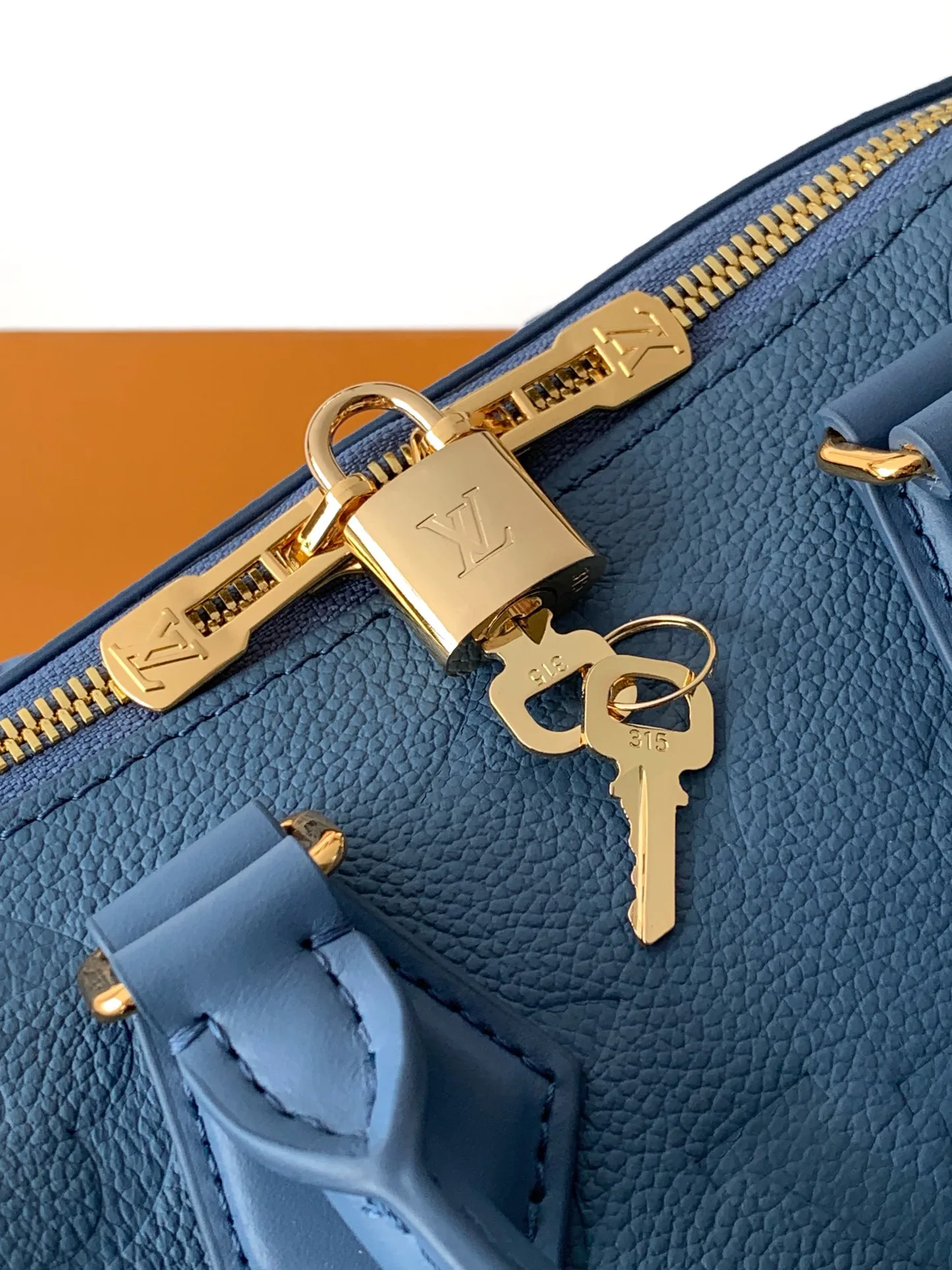 Классические Сумки Женские Louis Vuitton 13435279