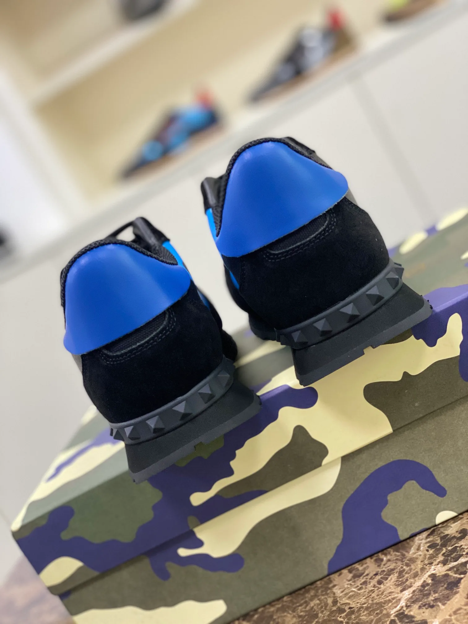 Кроссовки Женские Valentino 10736439