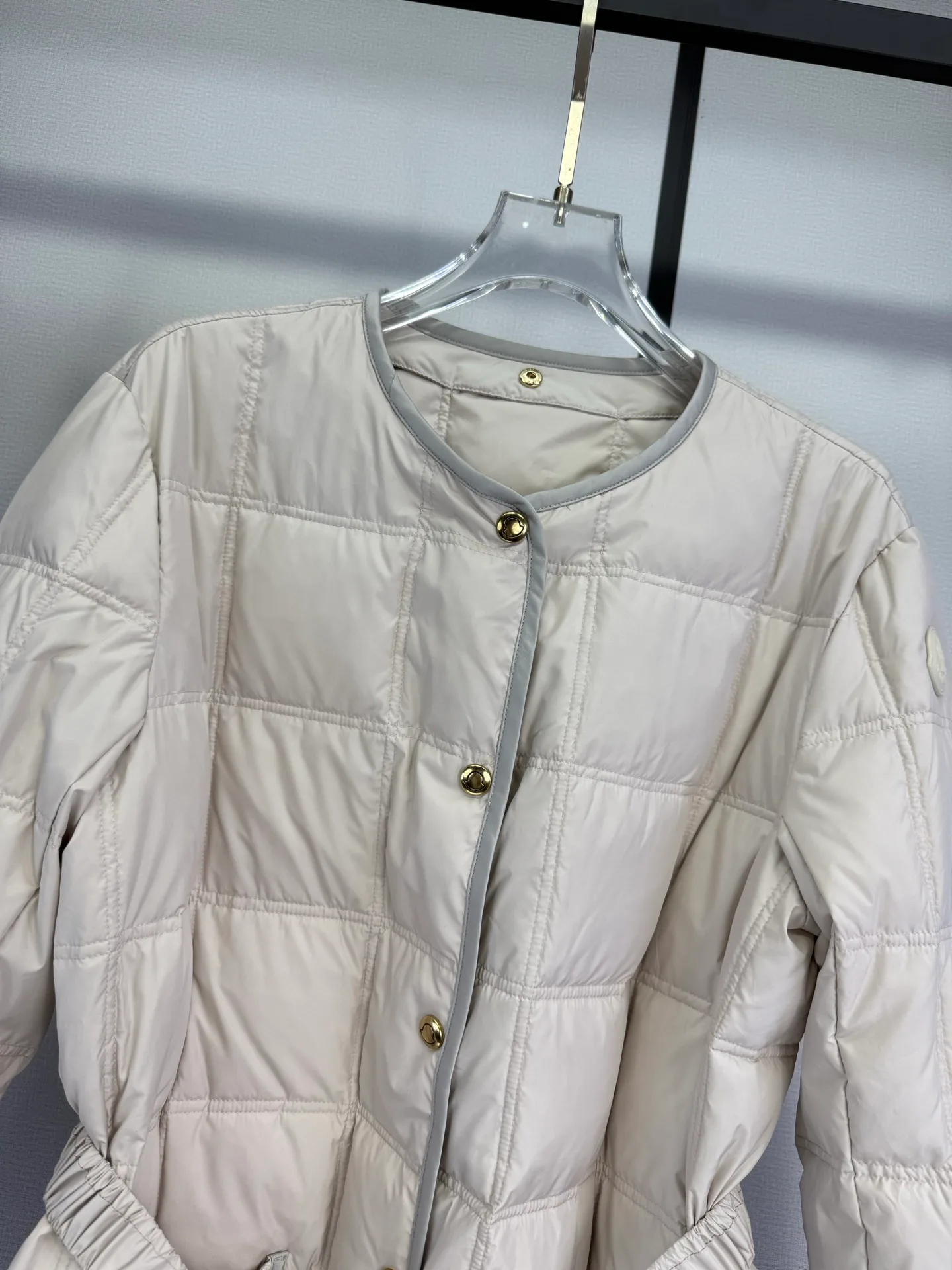 Куртки И Пуховики Женские Moncler 18022130