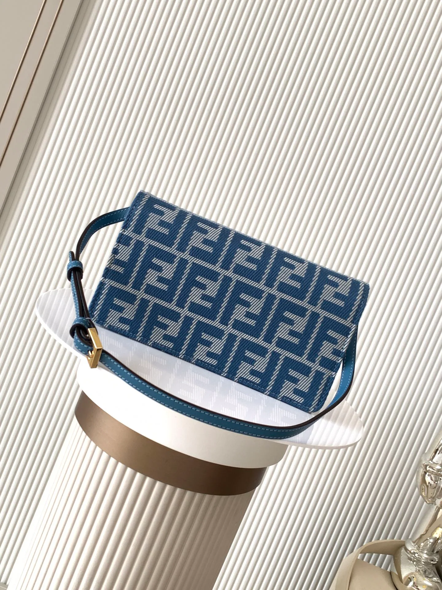 Классические Сумки Женские Fendi 13234536