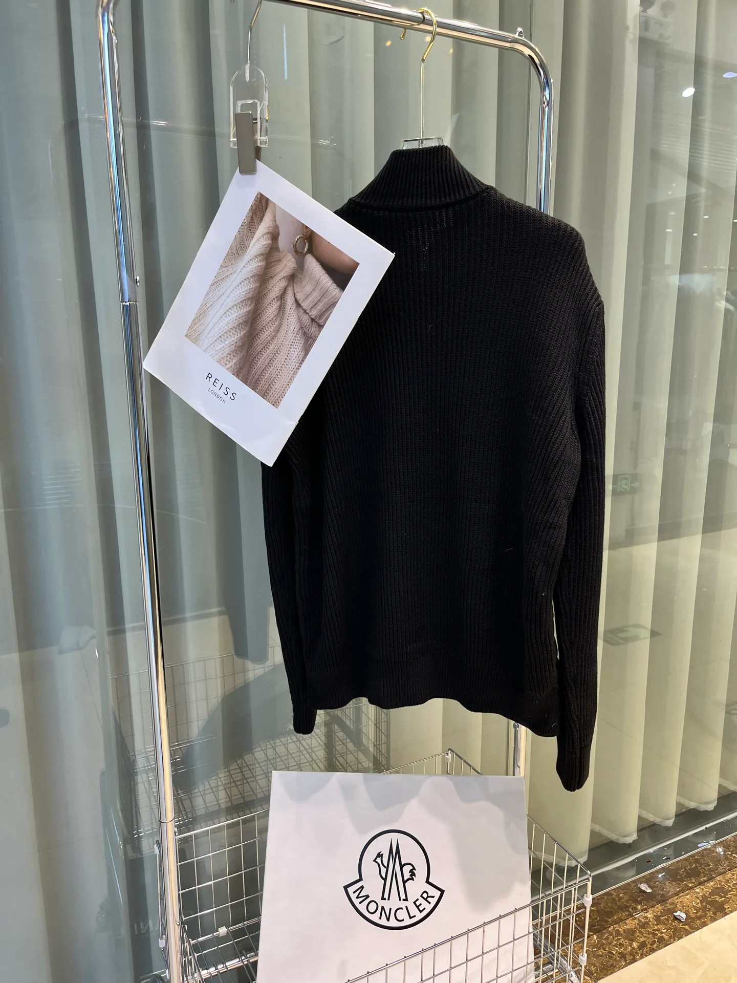 Куртки И Пуховики Мужские Moncler 112250