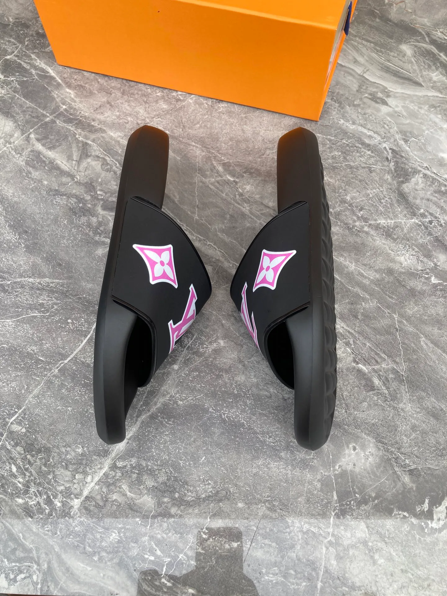 Шлепанцы Женские Louis Vuitton 5879837