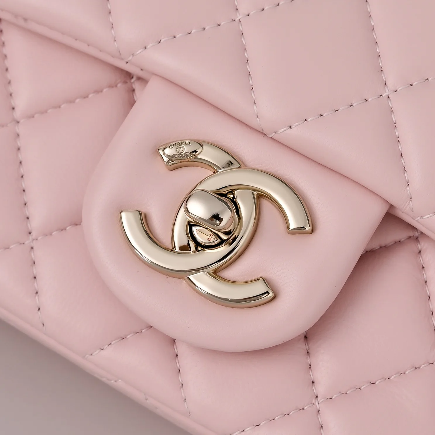 Классические Сумки Женские Chanel 18207681