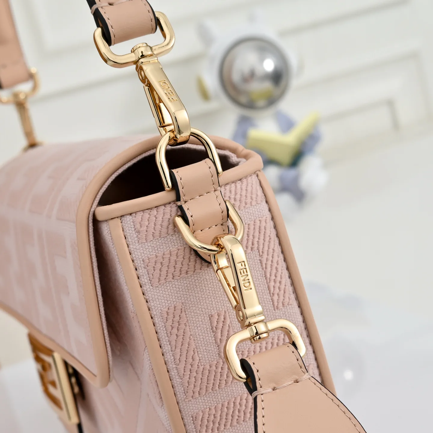 Классические Сумки Женские Fendi 18004262