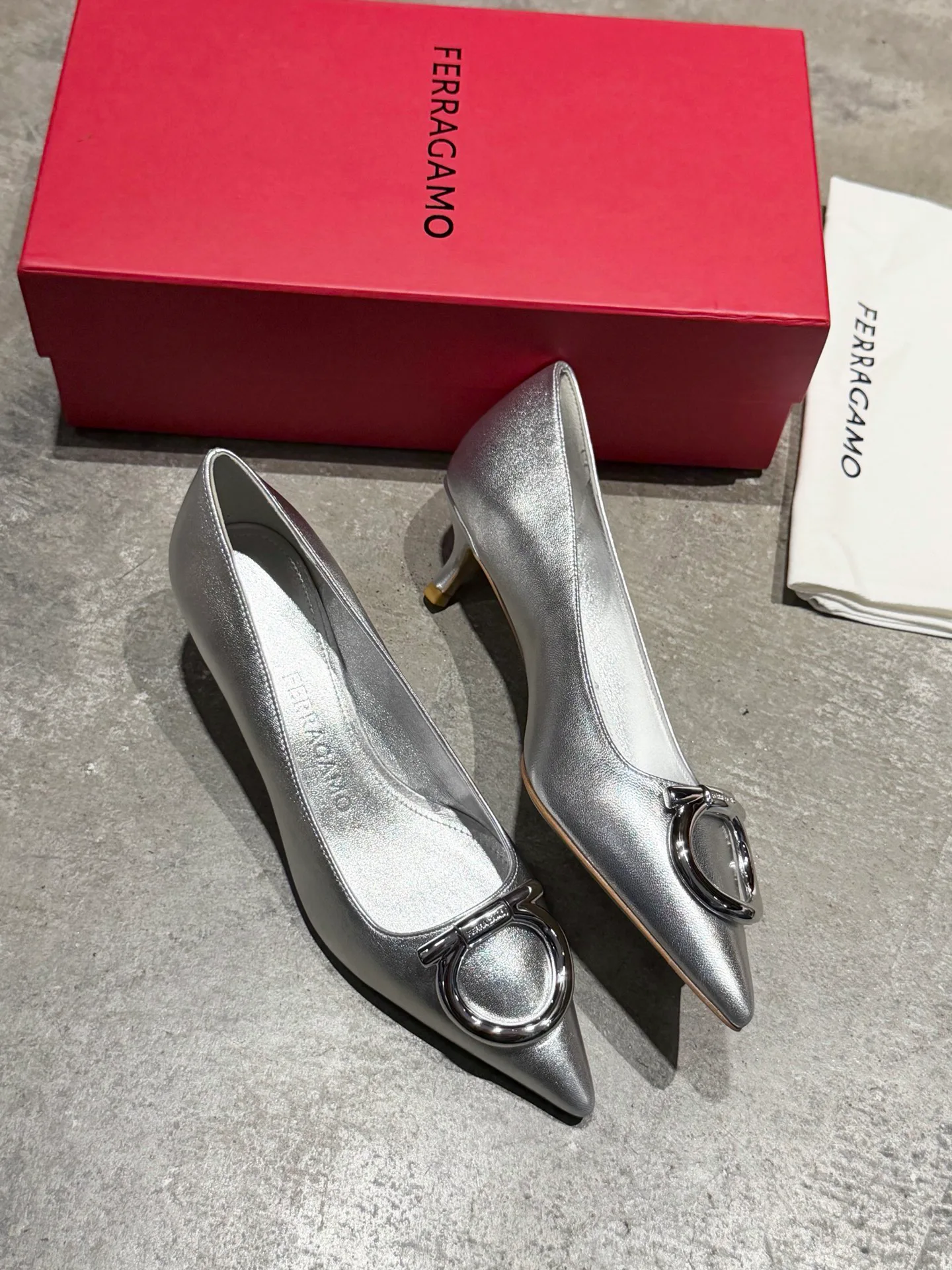 Туфли Женские Salvatore Ferragamo 17897961