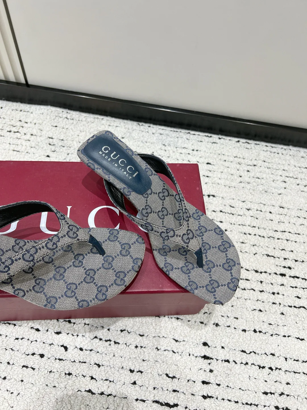 Шлепанцы Женские Gucci 17637840