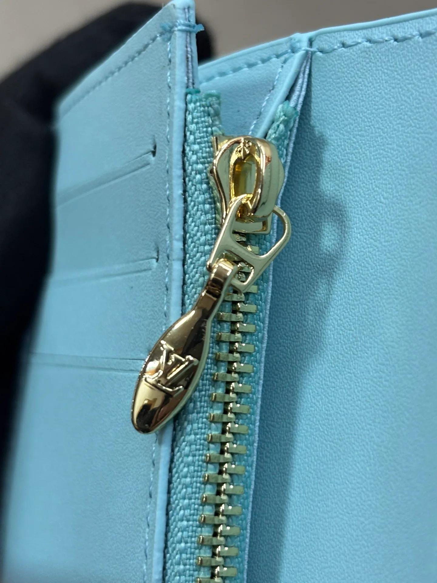 Кошельки Louis Vuitton 345421