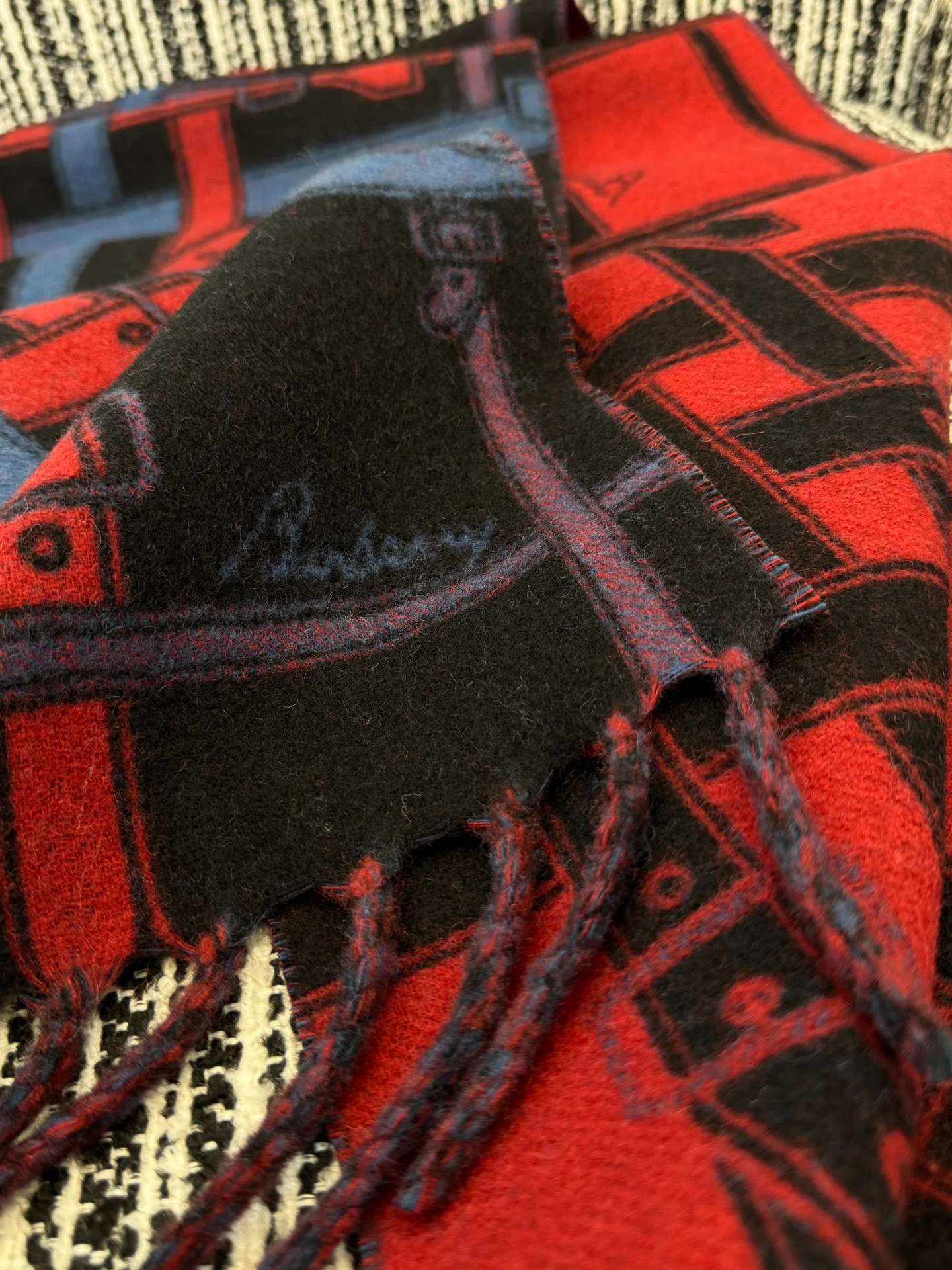 Шарфы Burberry 18523940