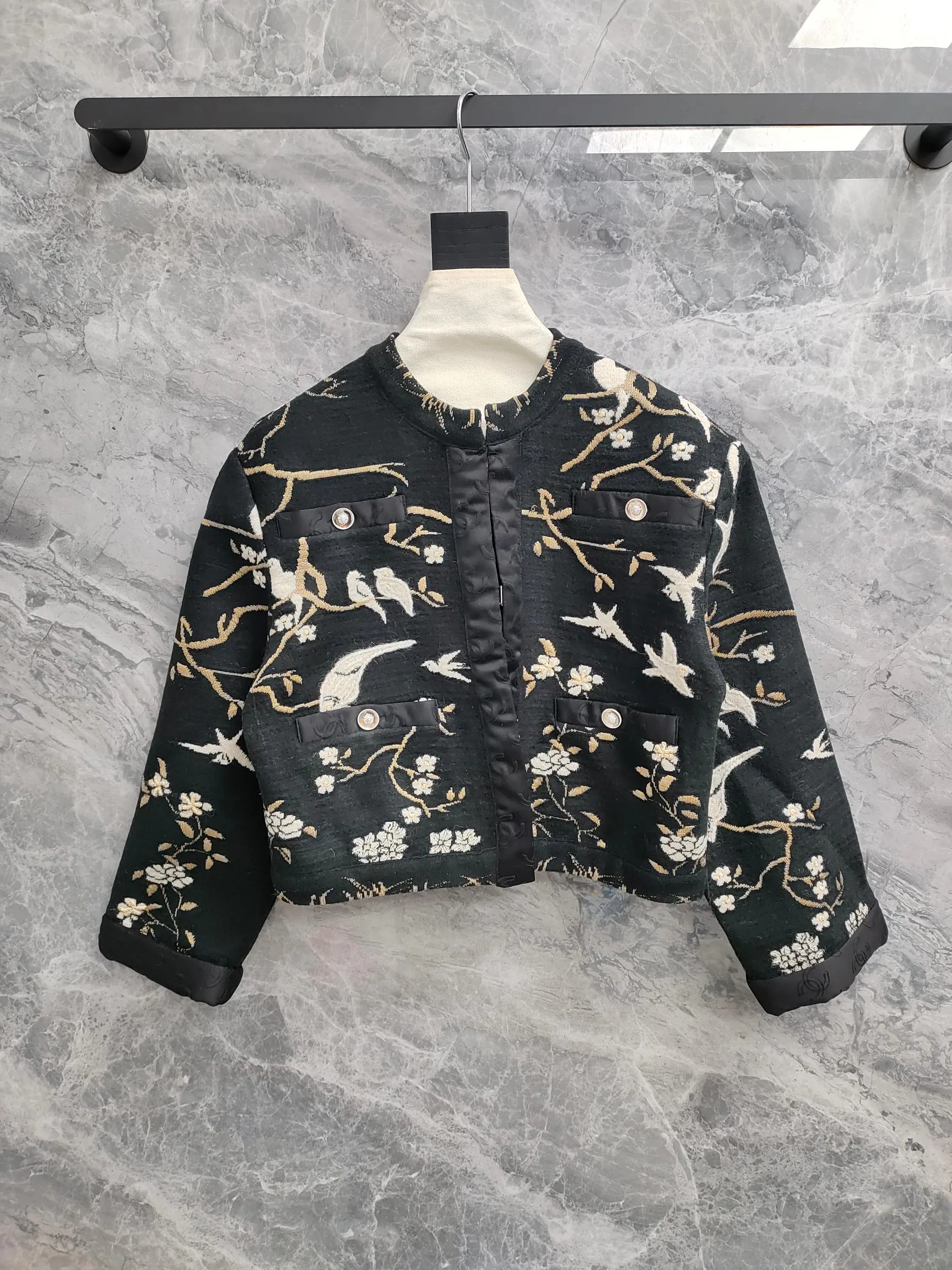 Куртки И Пуховики Женские Chanel 1142232