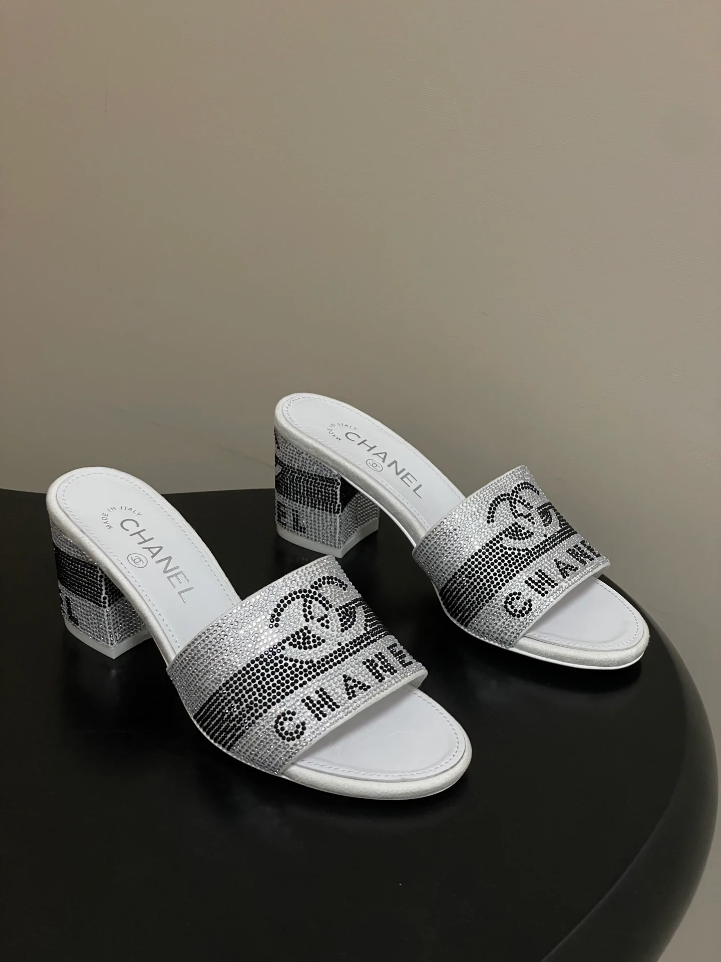 Босоножки Женские Chanel 10993963