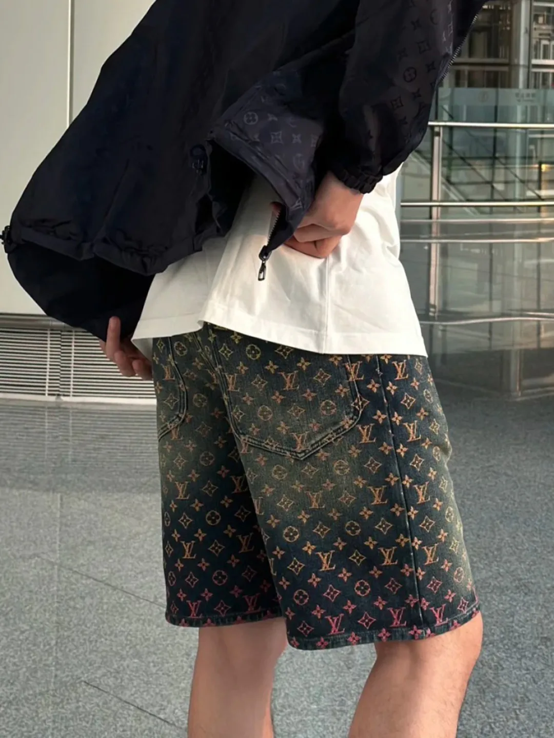 Шорты Мужские Louis Vuitton 8973431