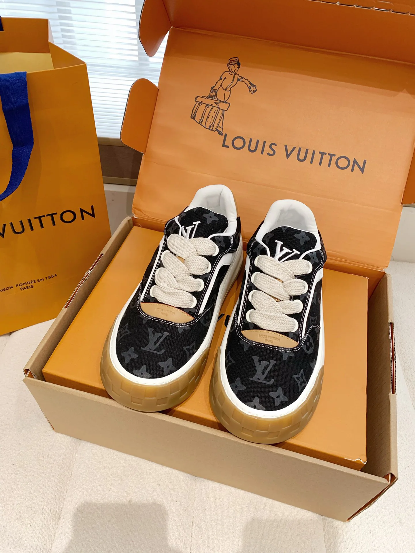 Кеды Женские Louis Vuitton 13183744