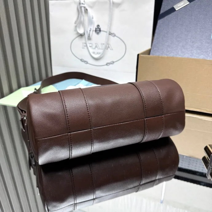 Классические Сумки Женские Prada 16953768