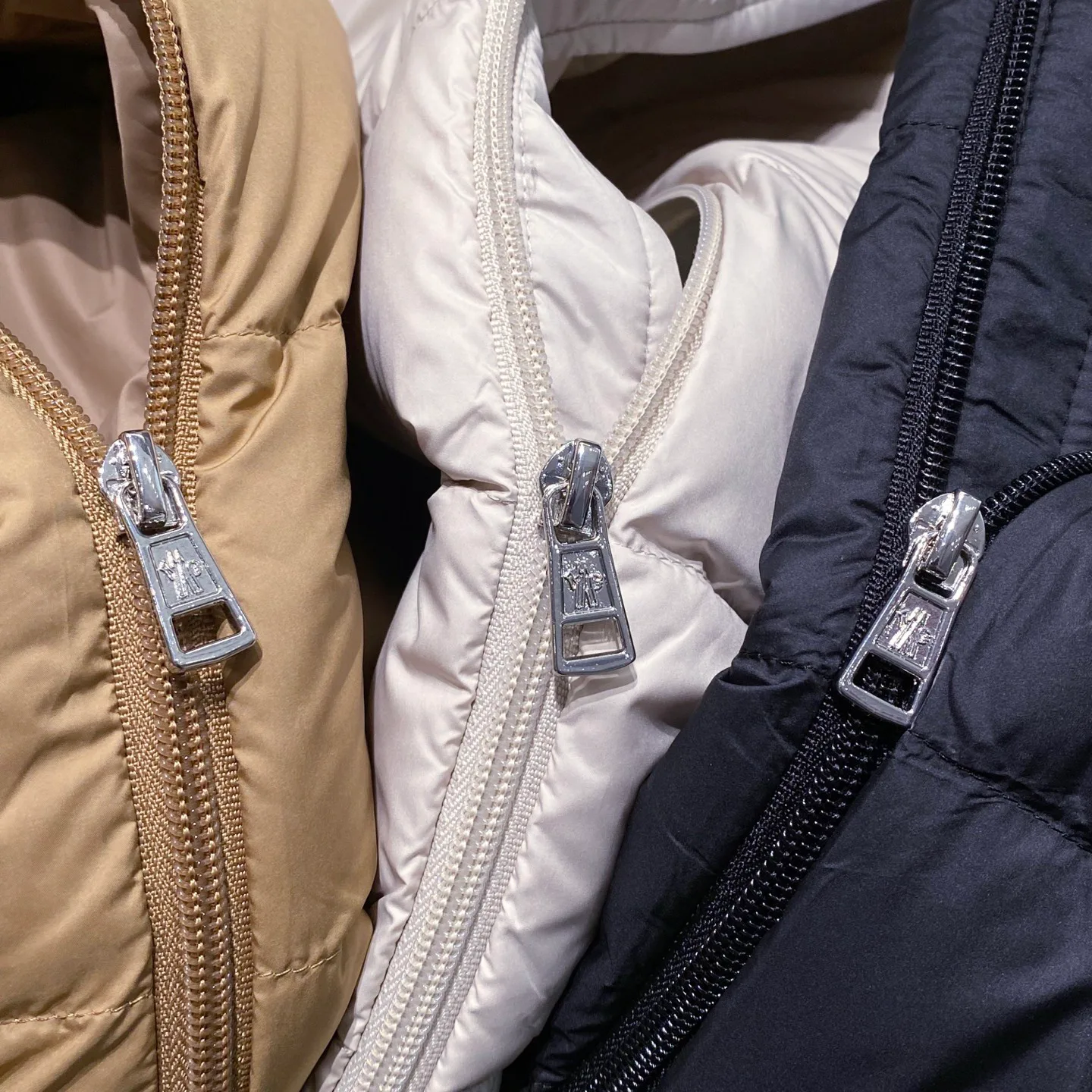 Куртки И Пуховики Мужские Moncler 339611