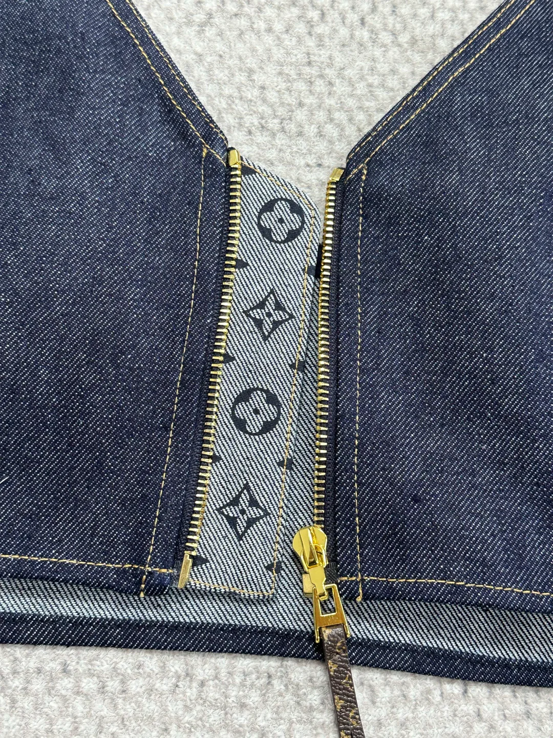 Жилеты Женские Louis Vuitton 12298470