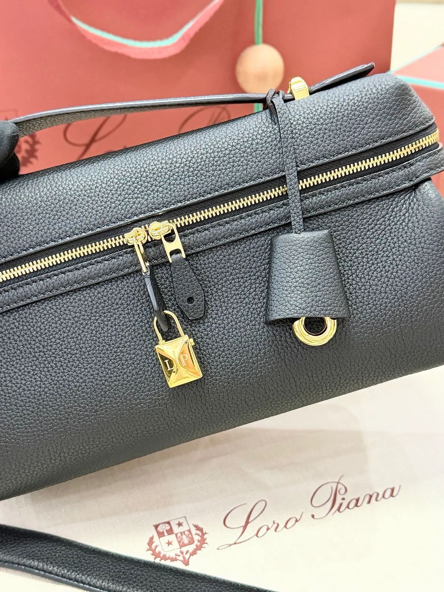 Классические Сумки Женские Loro Piana 17692346