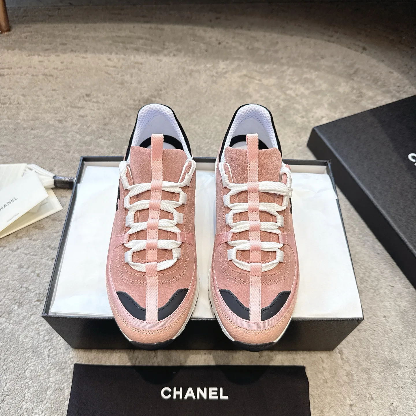 Кроссовки Женские Chanel 1137364