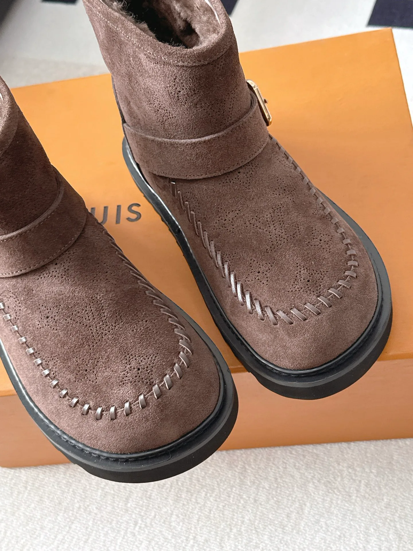 Угги Женские Louis Vuitton 19090651