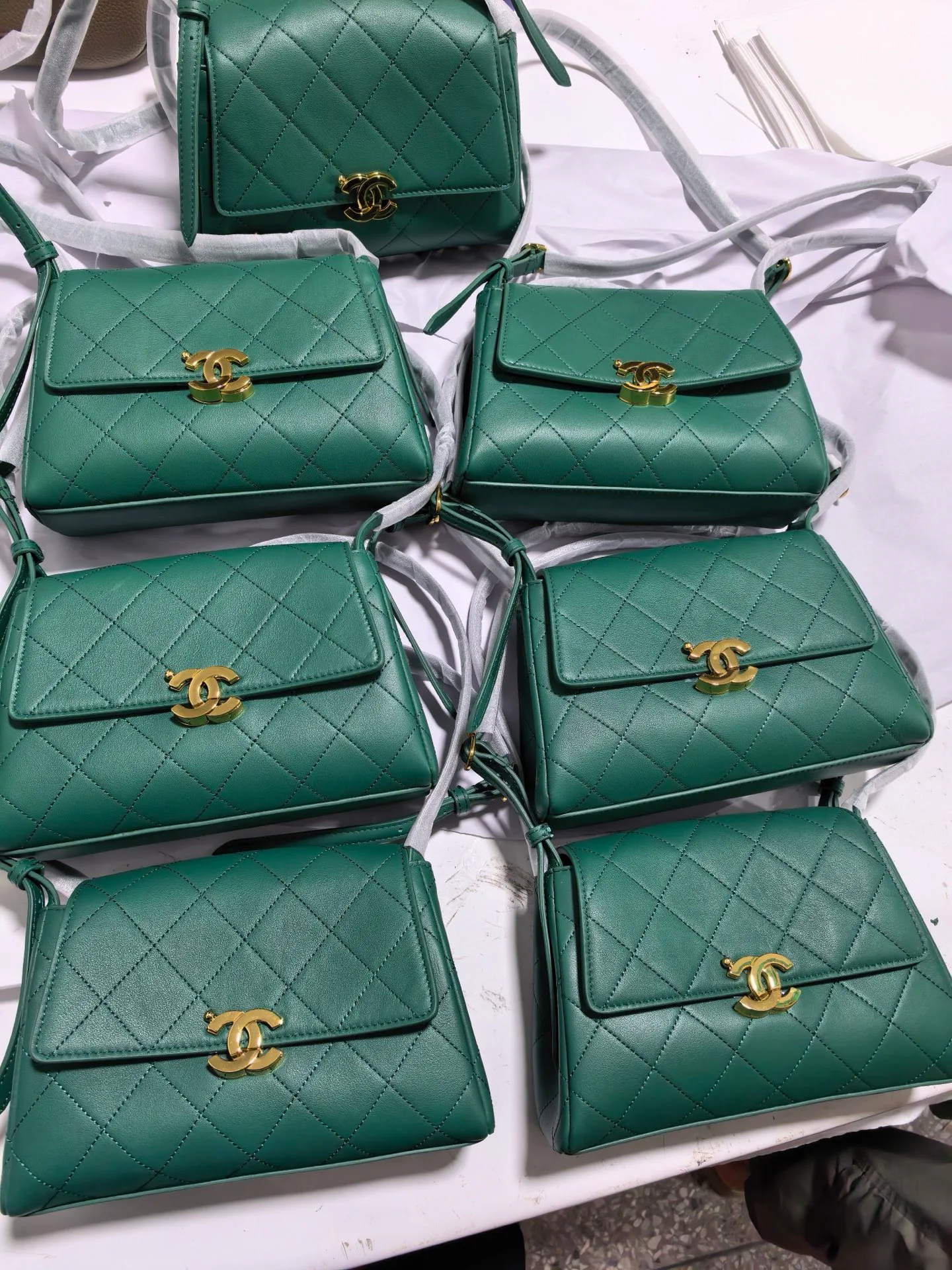 Классические Сумки Женские Chanel 17698930