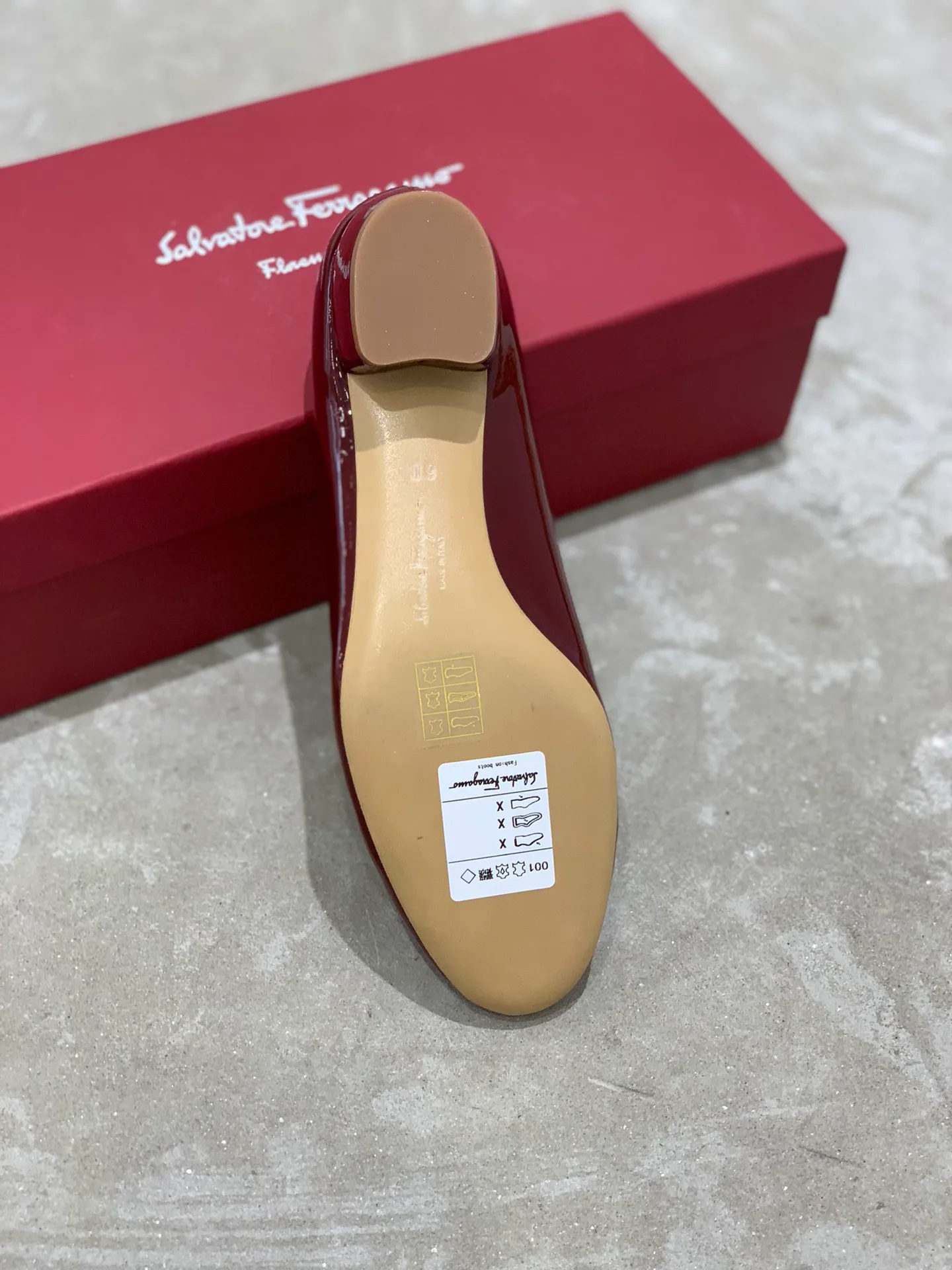 Туфли Женские Salvatore Ferragamo 18340705