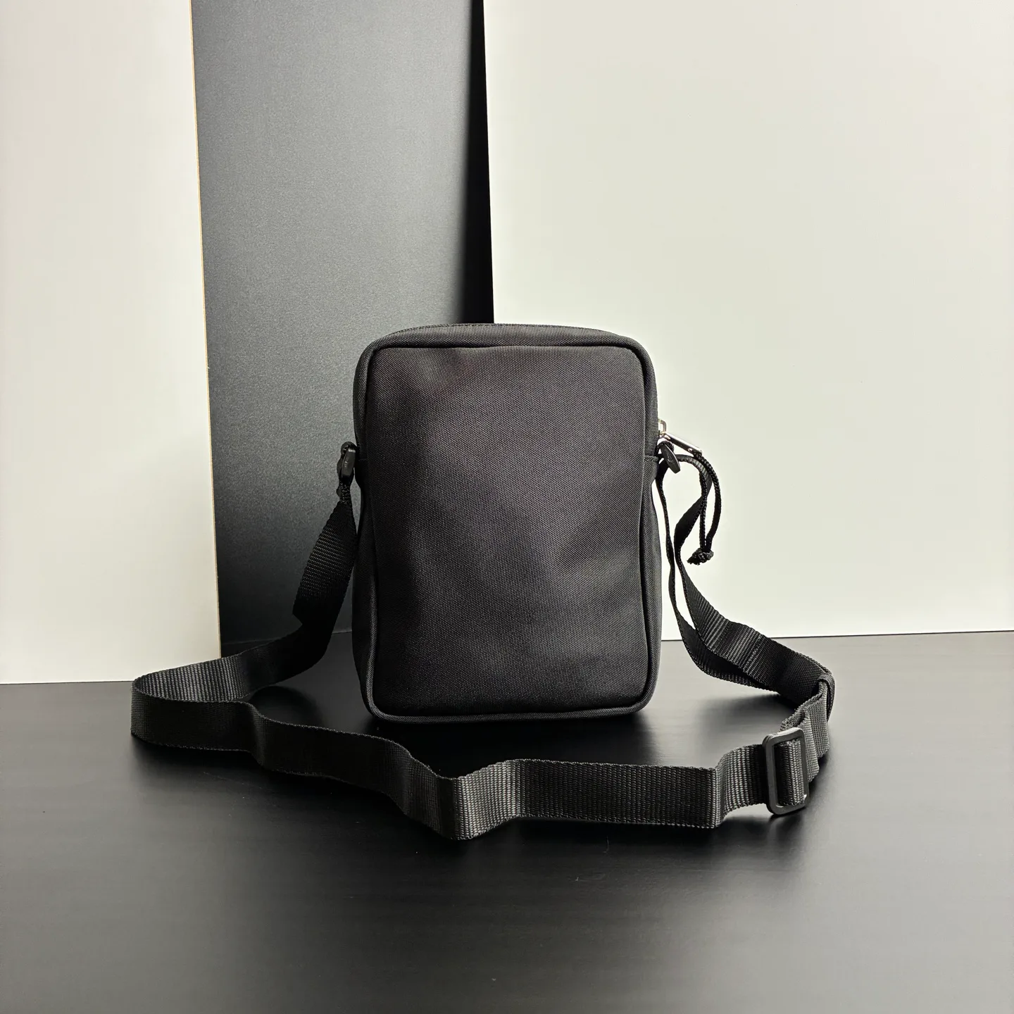 Сумки На Ремне Женские Balenciaga 18136513