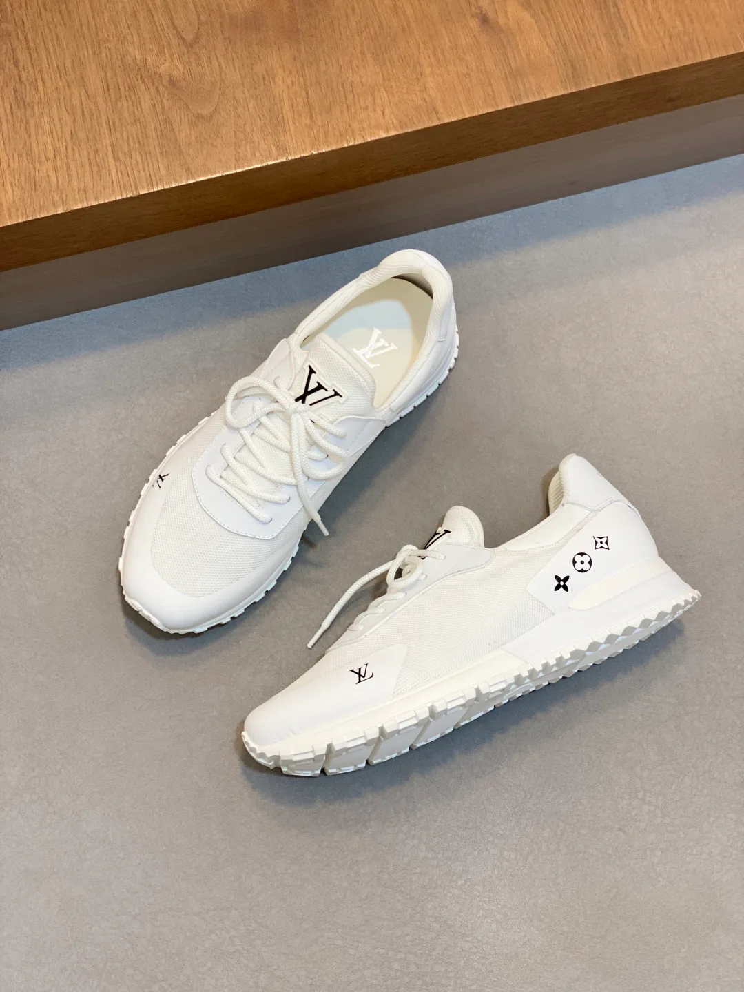 Кроссовки Мужские Louis Vuitton 19137411