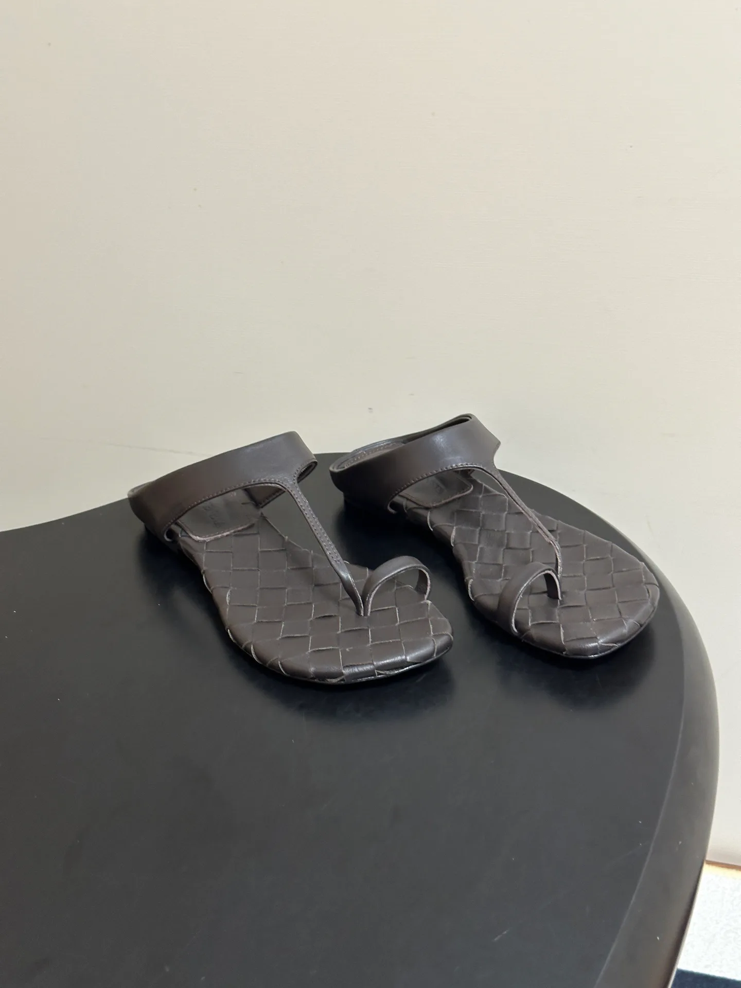 Шлепанцы Женские Bottega Veneta 18049558