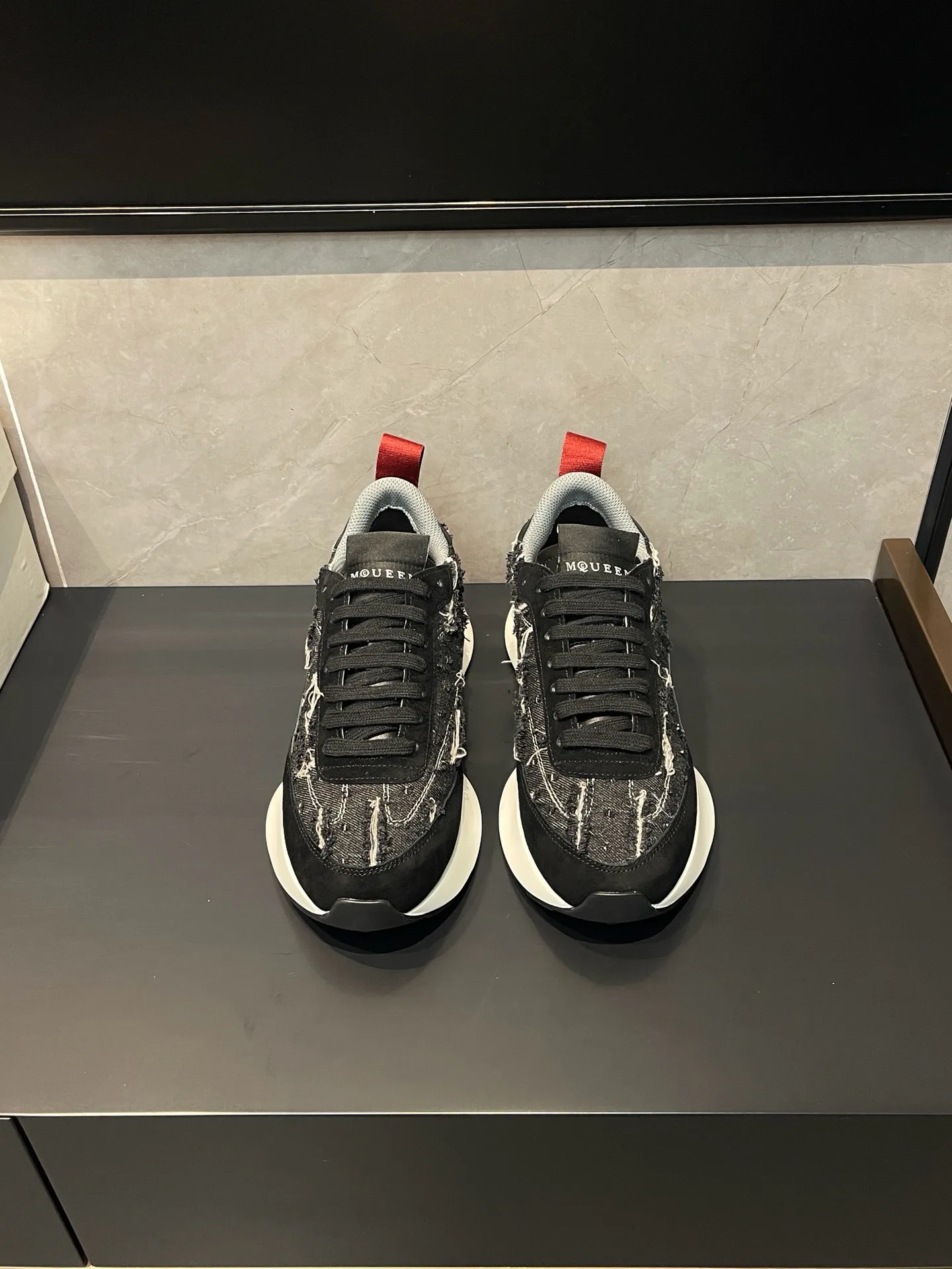 Кроссовки Женские Alexander Mcqueen 18363915