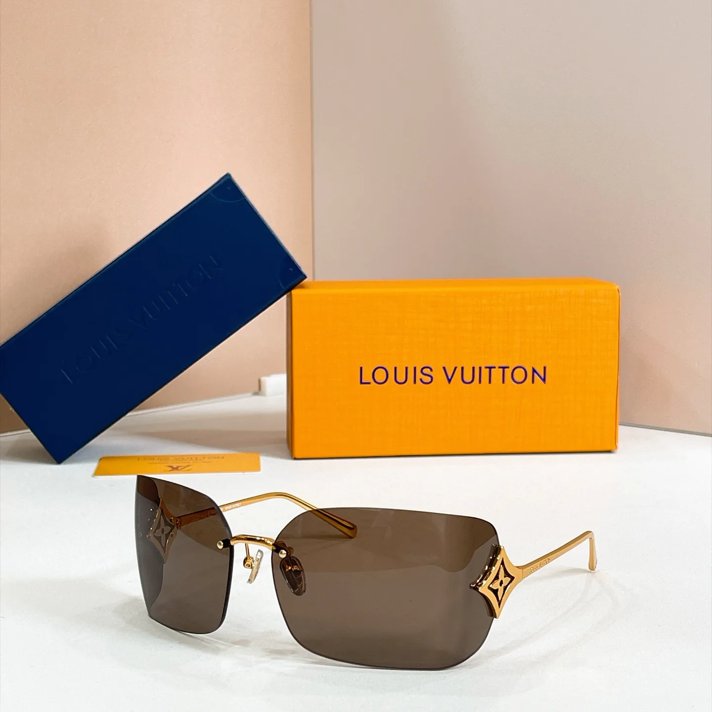 Очки Louis Vuitton 18669965