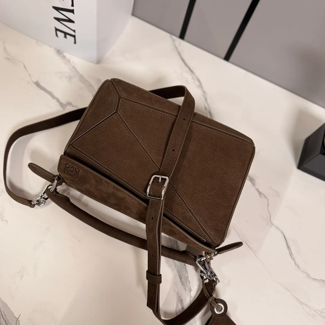 Классические Сумки Женские Loewe 11674534