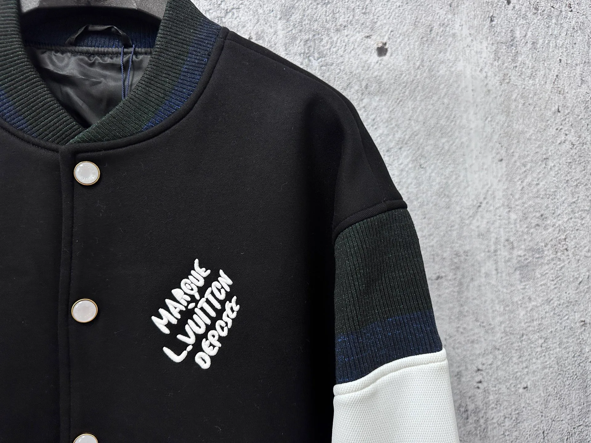 Куртки И Пуховики Женские Louis Vuitton 249382