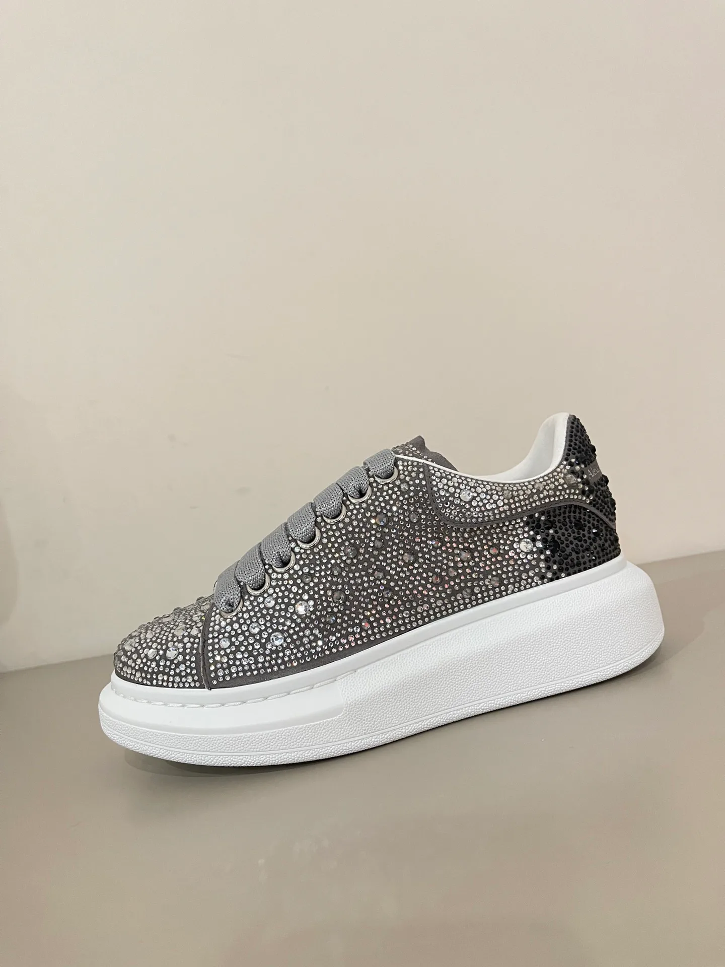 Кроссовки Женские Alexander Mcqueen 3446192