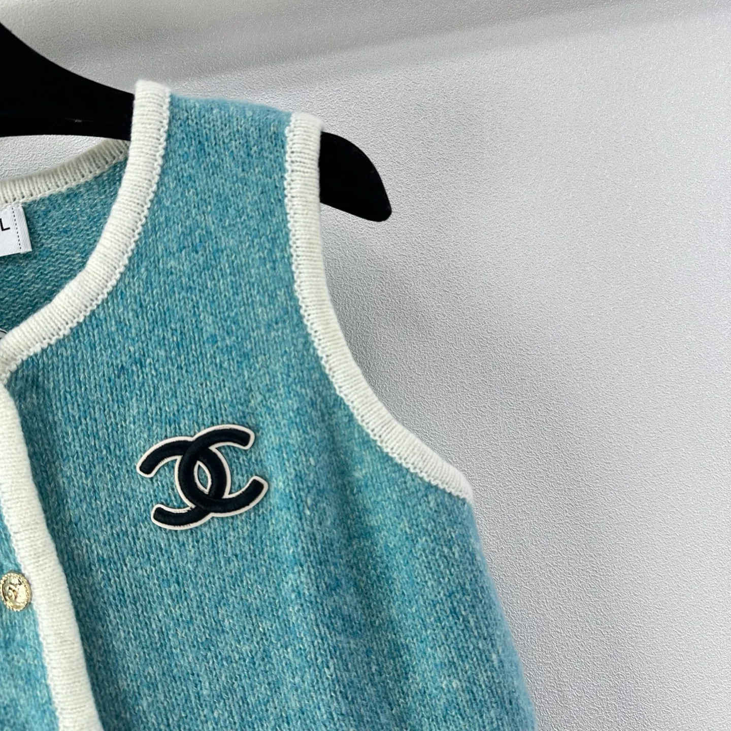 Жилеты Женские Chanel 19080838